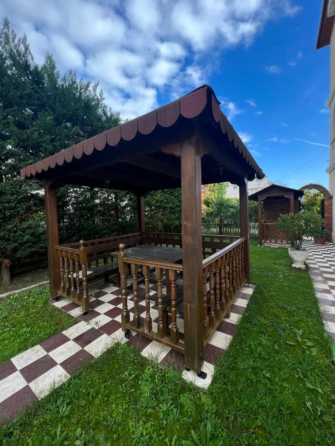 Guest House Pulake 培拉特 外观 照片