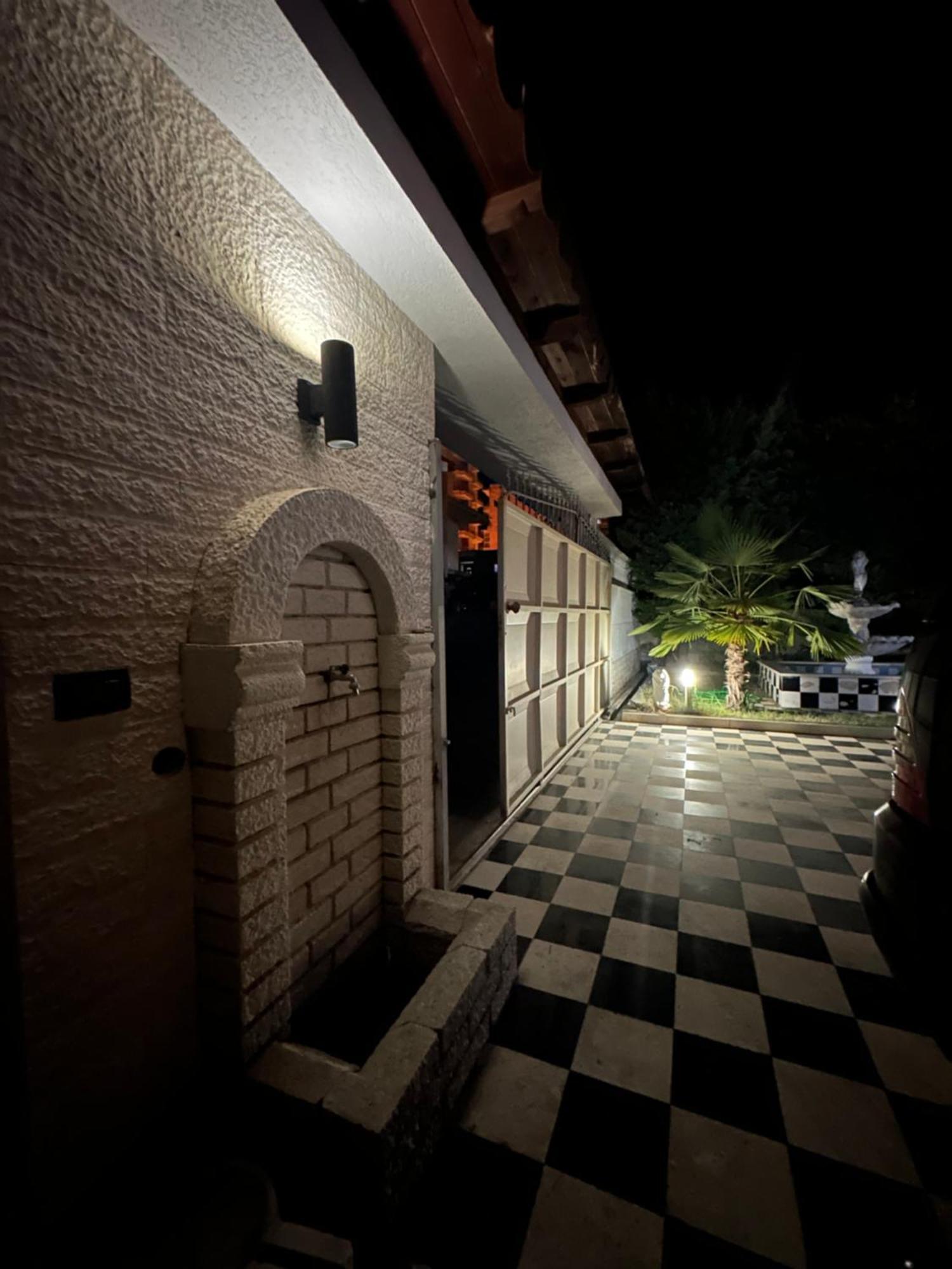 Guest House Pulake 培拉特 外观 照片