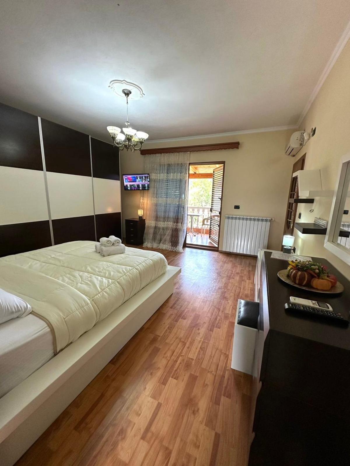 Guest House Pulake 培拉特 外观 照片