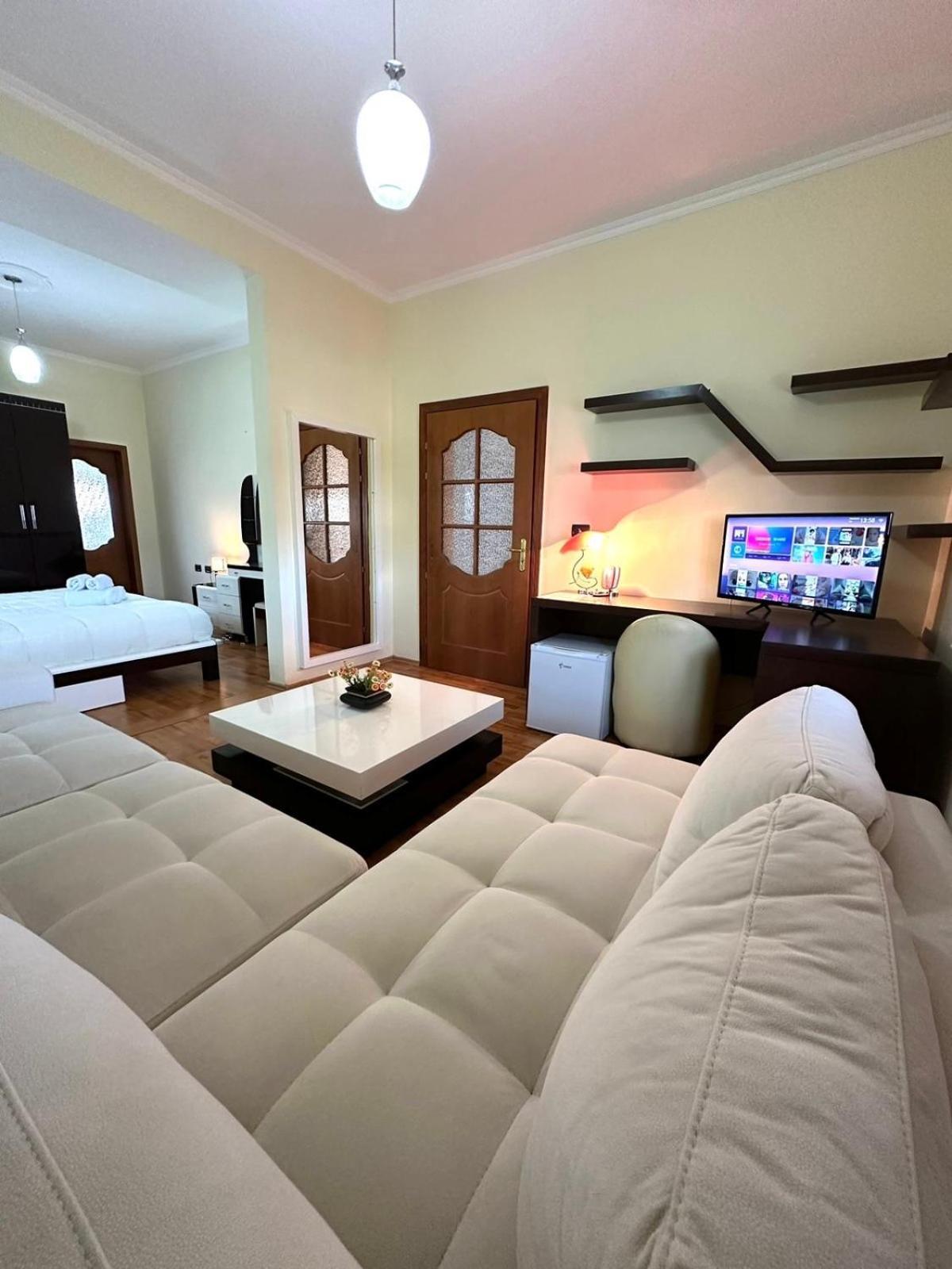 Guest House Pulake 培拉特 外观 照片