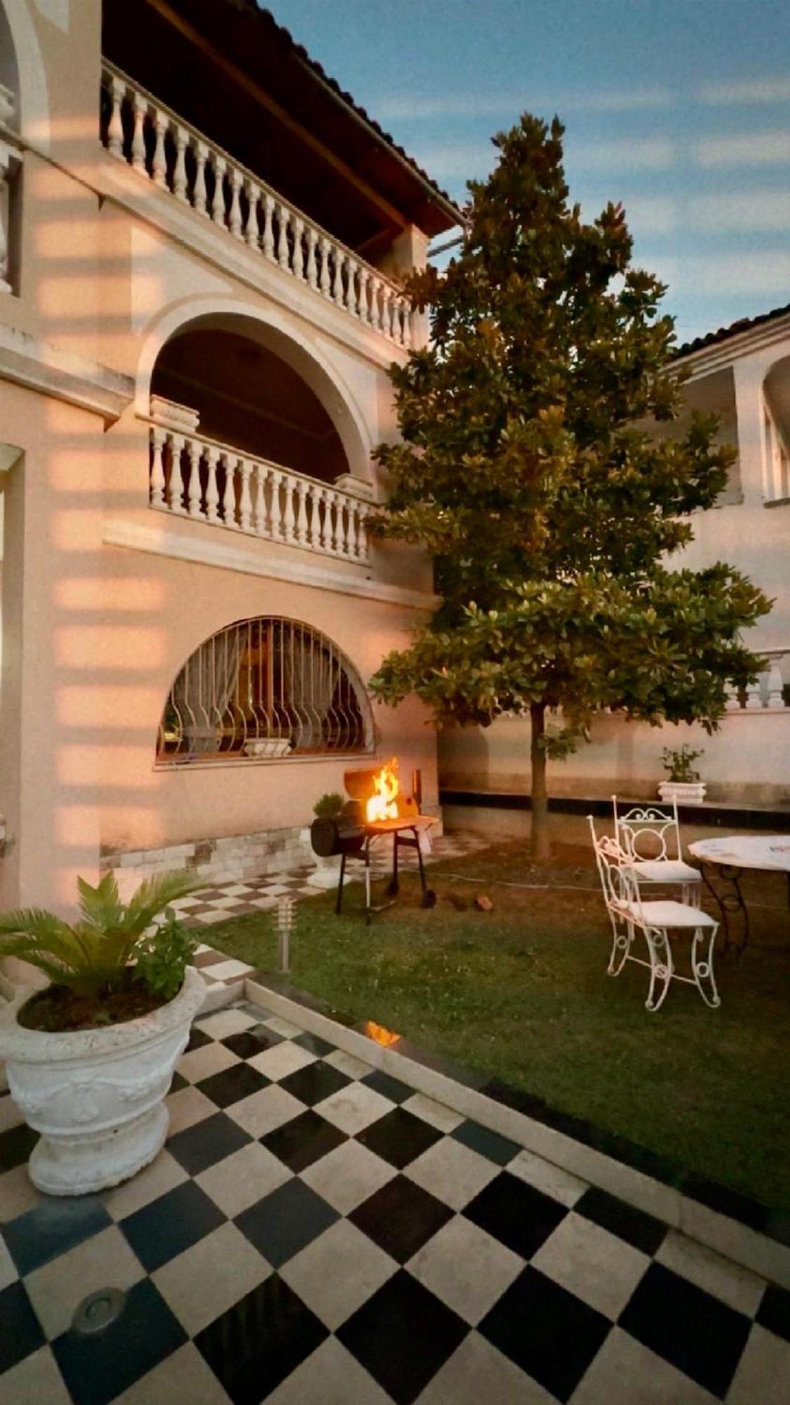 Guest House Pulake 培拉特 外观 照片