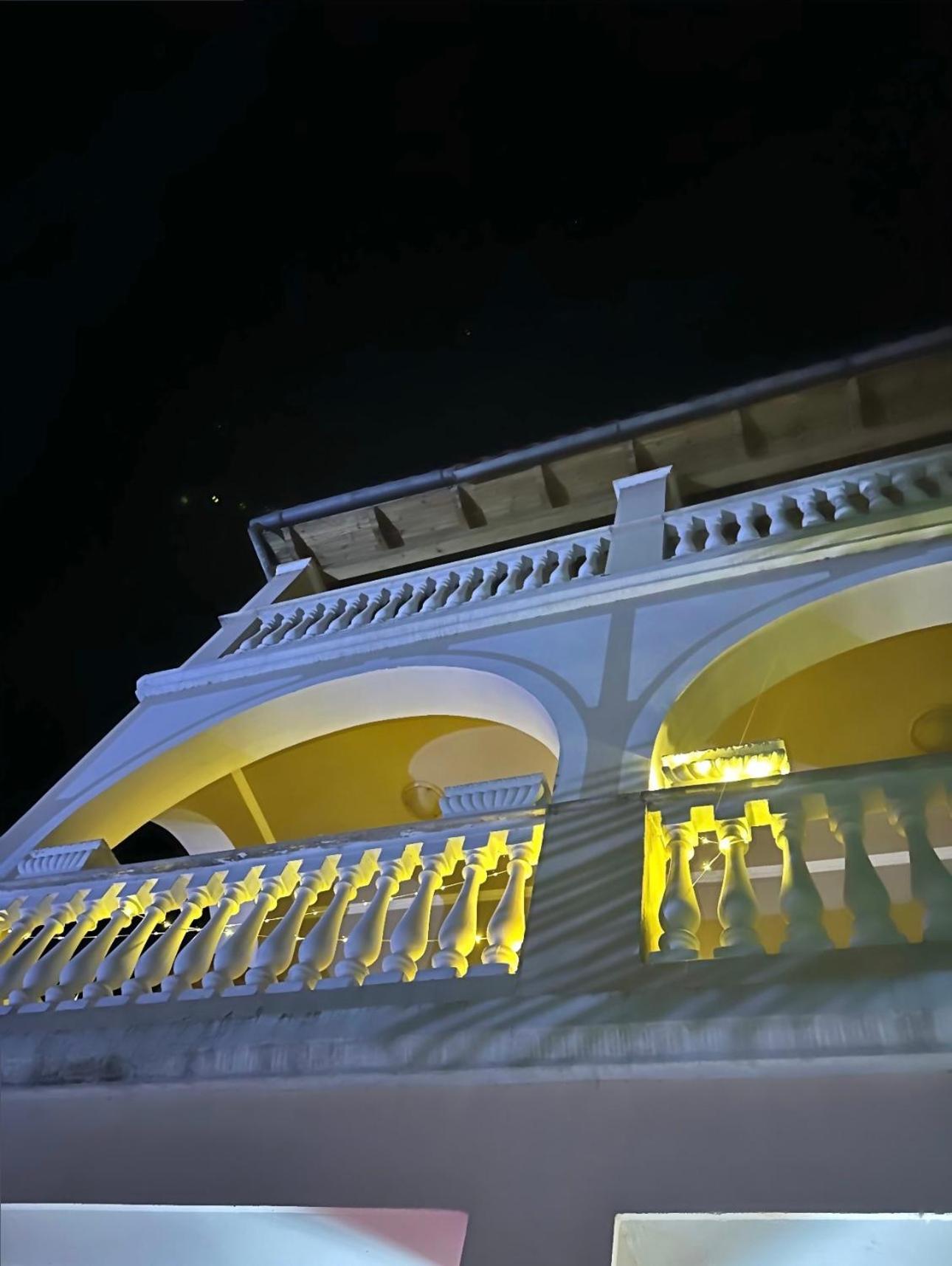 Guest House Pulake 培拉特 外观 照片
